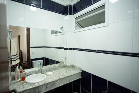 Casa à venda com 130m², 3 quartos e 4 vagasLavabo da Sala