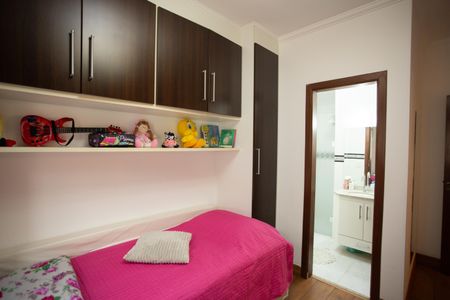 Casa à venda com 130m², 3 quartos e 4 vagasQuarto