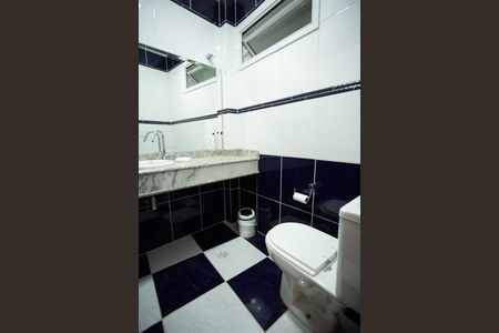 Casa à venda com 130m², 3 quartos e 4 vagasLavabo da Sala