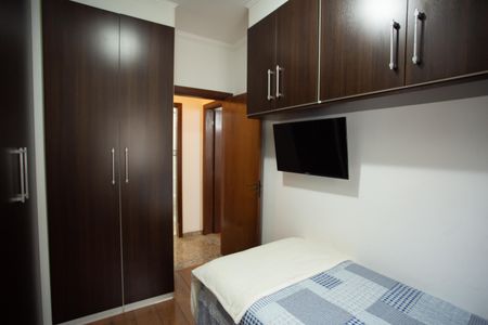 Casa à venda com 130m², 3 quartos e 4 vagasQuarto 2