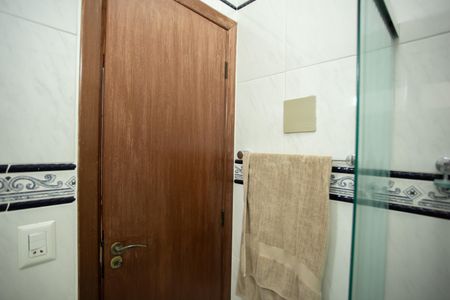 Casa à venda com 130m², 3 quartos e 4 vagasBanheiro do Quarto 