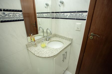 Casa à venda com 130m², 3 quartos e 4 vagasBanheiro do Quarto 