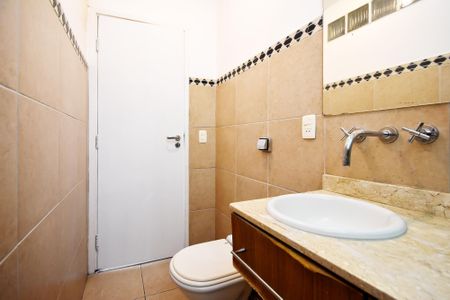 Apartamento à venda com 173m², 3 quartos e 1 vaga Apartamento à venda com 173m², 3 quartos e 1 vagaBanheiro da Suíte