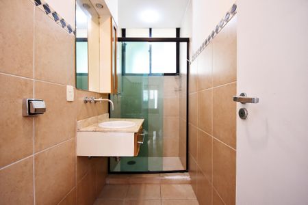 Apartamento à venda com 173m², 3 quartos e 1 vaga Apartamento à venda com 173m², 3 quartos e 1 vagaBanheiro da Suíte