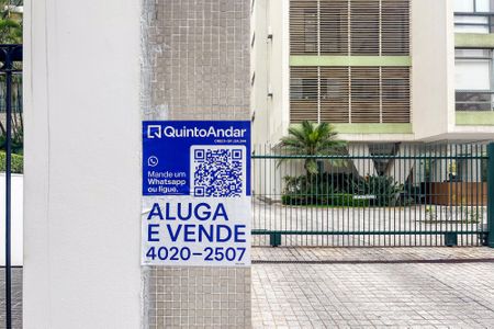 Apartamento à venda com 173m², 3 quartos e 1 vaga Apartamento à venda com 173m², 3 quartos e 1 vagaPlaca