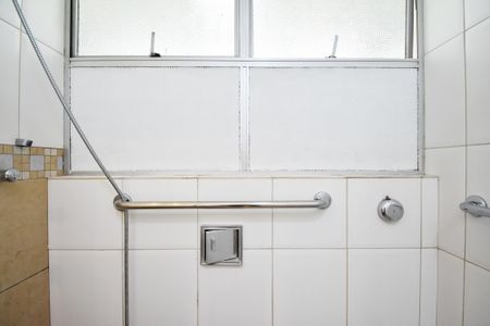 Apartamento à venda com 173m², 3 quartos e 1 vaga Apartamento à venda com 173m², 3 quartos e 1 vagaBanheiro Social