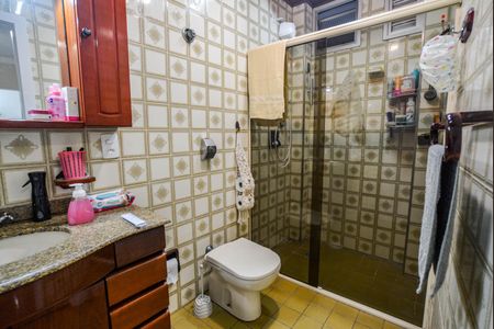 Apartamento à venda com 75m², 2 quartos e 2 vagas Apartamento à venda com 75m², 2 quartos e 2 vagasBanheiro