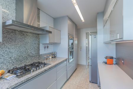 Apartamento à venda com 155m², 4 quartos e 3 vagas Apartamento à venda com 155m², 4 quartos e 3 vagasCozinha
