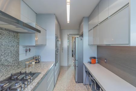 Apartamento à venda com 155m², 4 quartos e 3 vagas Apartamento à venda com 155m², 4 quartos e 3 vagasCozinha