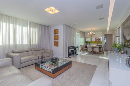 Apartamento à venda com 155m², 4 quartos e 3 vagas Apartamento à venda com 155m², 4 quartos e 3 vagasSala