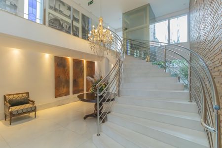 Apartamento à venda com 155m², 4 quartos e 3 vagas Apartamento à venda com 155m², 4 quartos e 3 vagasHall