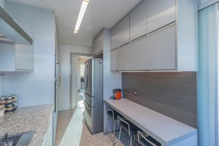 Apartamento à venda com 155m², 4 quartos e 3 vagas Apartamento à venda com 155m², 4 quartos e 3 vagasCozinha