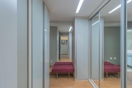 Apartamento à venda com 155m², 4 quartos e 3 vagas Apartamento à venda com 155m², 4 quartos e 3 vagasCorredor