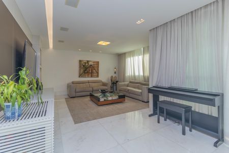 Apartamento à venda com 155m², 4 quartos e 3 vagas Apartamento à venda com 155m², 4 quartos e 3 vagasSala