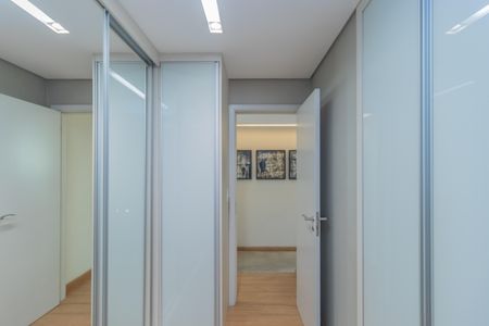 Apartamento à venda com 155m², 4 quartos e 3 vagas Apartamento à venda com 155m², 4 quartos e 3 vagasCorredor