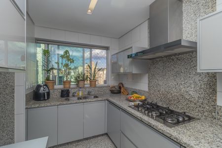 Apartamento à venda com 155m², 4 quartos e 3 vagas Apartamento à venda com 155m², 4 quartos e 3 vagasCozinha