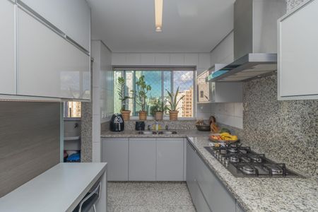 Apartamento à venda com 155m², 4 quartos e 3 vagas Apartamento à venda com 155m², 4 quartos e 3 vagasCozinha
