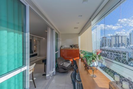 Apartamento à venda com 155m², 4 quartos e 3 vagas Apartamento à venda com 155m², 4 quartos e 3 vagasVaranda