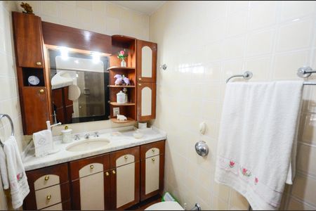 Apartamento à venda com 119m², 3 quartos e 1 vaga Apartamento à venda com 119m², 3 quartos e 1 vagaBanheiro da Suíte