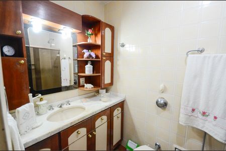 Apartamento à venda com 119m², 3 quartos e 1 vaga Apartamento à venda com 119m², 3 quartos e 1 vagaBanheiro da Suíte