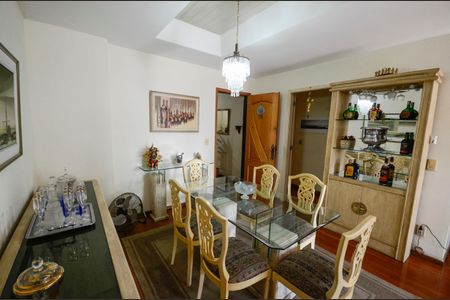 Apartamento à venda com 119m², 3 quartos e 1 vaga Apartamento à venda com 119m², 3 quartos e 1 vagaSala