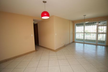 Apartamento à venda com 98m², 3 quartos e 2 vagasSala