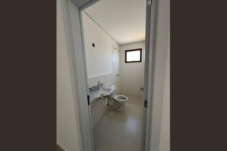 Apartamento para alugar com 60m², 2 quartos e 2 vagasBanheiro