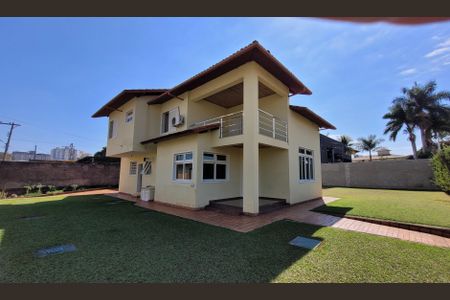 Casa à venda com 1000m², 3 quartos e 4 vagasFachada da casa