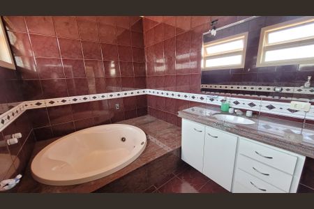 Casa à venda com 1000m², 3 quartos e 4 vagasBanheiro da Suíte