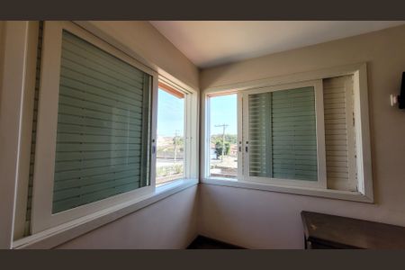 Casa à venda com 1000m², 3 quartos e 4 vagasSuíte