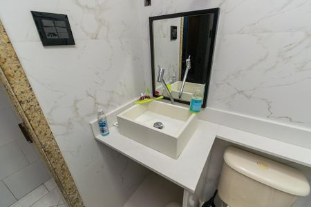 Casa à venda com 168m², 4 quartos e sem vagaBanheiro Social