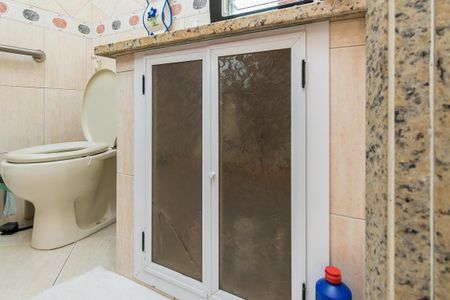 Casa à venda com 168m², 4 quartos e sem vagaBanheiro da Suíte