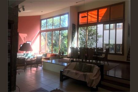 Casa à venda com 489m², 6 quartos e 4 vagas