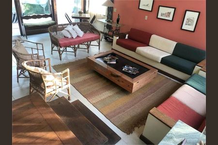 Casa à venda com 489m², 6 quartos e 4 vagas