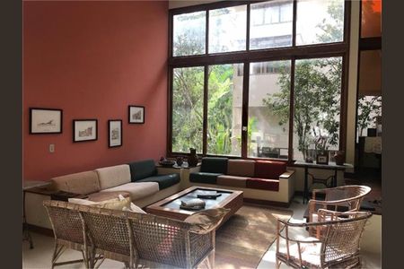 Casa à venda com 489m², 6 quartos e 4 vagas