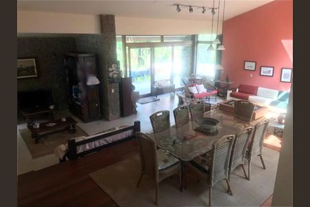 Casa à venda com 489m², 6 quartos e 4 vagas