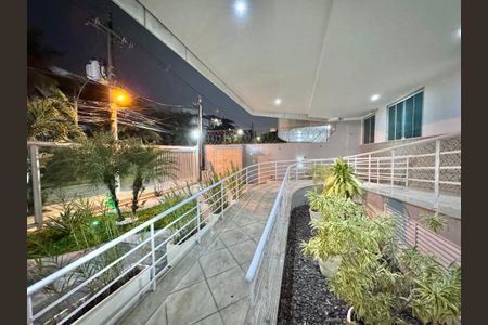 Apartamento à venda com 180m², 3 quartos e 3 vagas Apartamento à venda com 180m², 3 quartos e 3 vagasÁrea comum