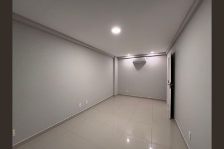 Apartamento à venda com 180m², 3 quartos e 3 vagas Apartamento à venda com 180m², 3 quartos e 3 vagasSuite 1