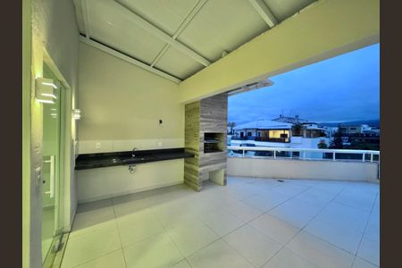 Apartamento à venda com 180m², 3 quartos e 3 vagas Apartamento à venda com 180m², 3 quartos e 3 vagasVaranda / Terraço