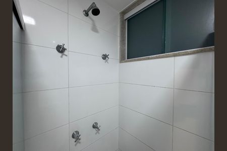 Apartamento à venda com 180m², 3 quartos e 3 vagas Apartamento à venda com 180m², 3 quartos e 3 vagasSuite 1 - Banheiro