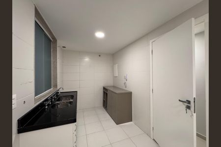 Apartamento à venda com 180m², 3 quartos e 3 vagas Apartamento à venda com 180m², 3 quartos e 3 vagasCozinha e Área de Serviço