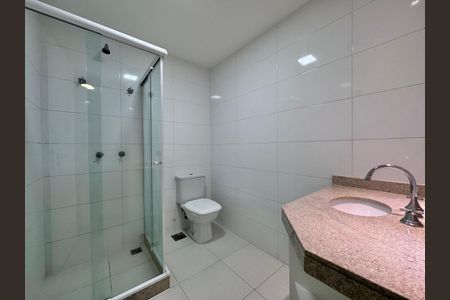 Apartamento à venda com 180m², 3 quartos e 3 vagas Apartamento à venda com 180m², 3 quartos e 3 vagasSuite 2 - Banheiro