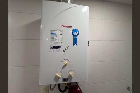 Apartamento à venda com 180m², 3 quartos e 3 vagas Apartamento à venda com 180m², 3 quartos e 3 vagasCozinha e Área de Serviço