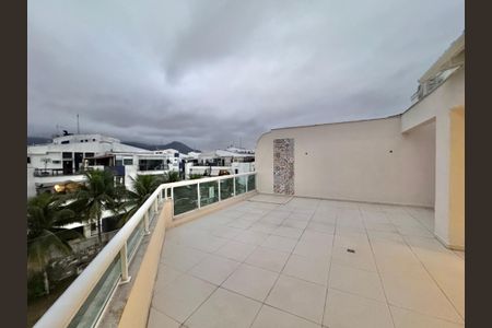 Apartamento à venda com 180m², 3 quartos e 3 vagas Apartamento à venda com 180m², 3 quartos e 3 vagasVaranda / Terraço