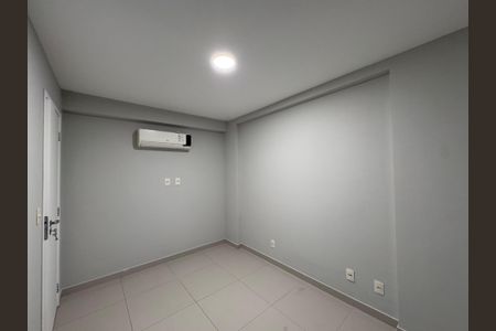 Apartamento à venda com 180m², 3 quartos e 3 vagas Apartamento à venda com 180m², 3 quartos e 3 vagasQuarto