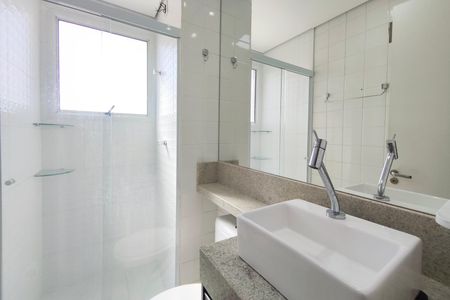 Apartamento à venda com 48m², 2 quartos e 1 vaga Apartamento à venda com 48m², 2 quartos e 1 vagaBanheiro