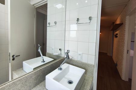 Apartamento à venda com 48m², 2 quartos e 1 vaga Apartamento à venda com 48m², 2 quartos e 1 vagaBanheiro
