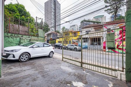 Casa à venda com 239m², 2 quartos e 4 vagas Casa à venda com 239m², 2 quartos e 4 vagasGaragem