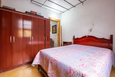 Casa à venda com 239m², 2 quartos e 4 vagas Casa à venda com 239m², 2 quartos e 4 vagasQuarto 1