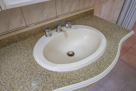 Casa à venda com 239m², 2 quartos e 4 vagas Casa à venda com 239m², 2 quartos e 4 vagasBanheiro Social